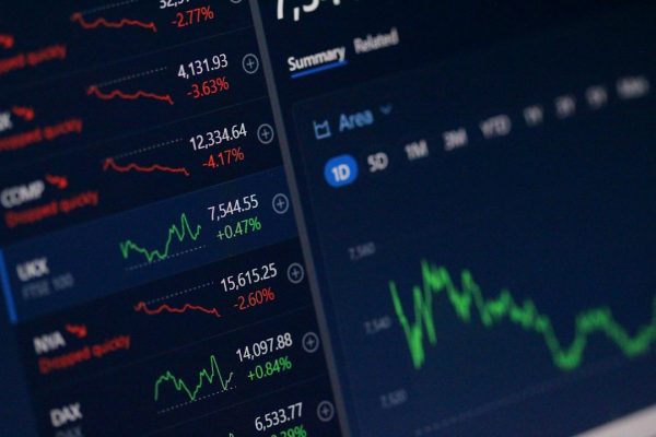 Understanding the Structure of an Online Trading Brokerage